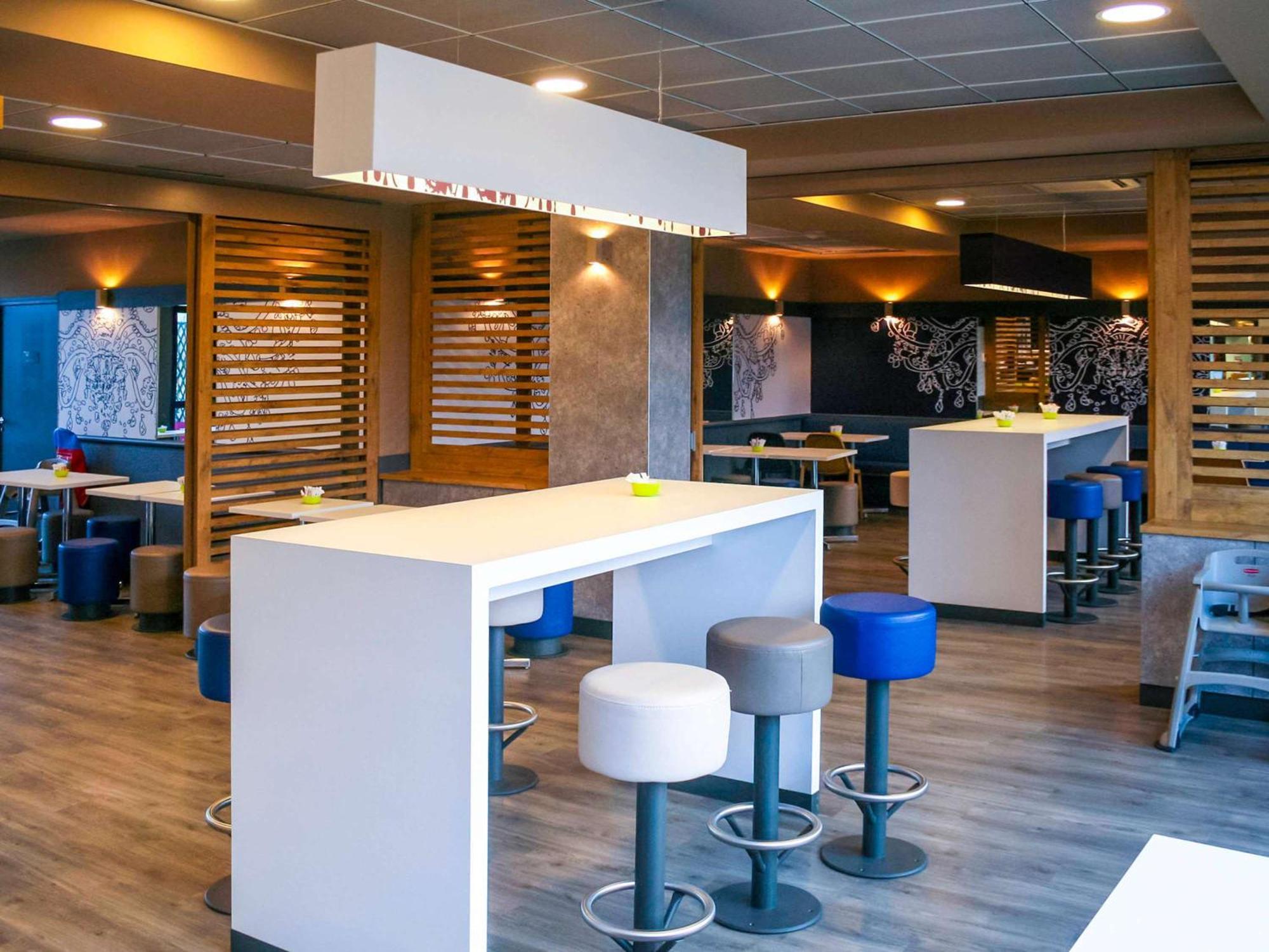 Ibis Budget Marne La Vallee Pontault Combault Exterior foto