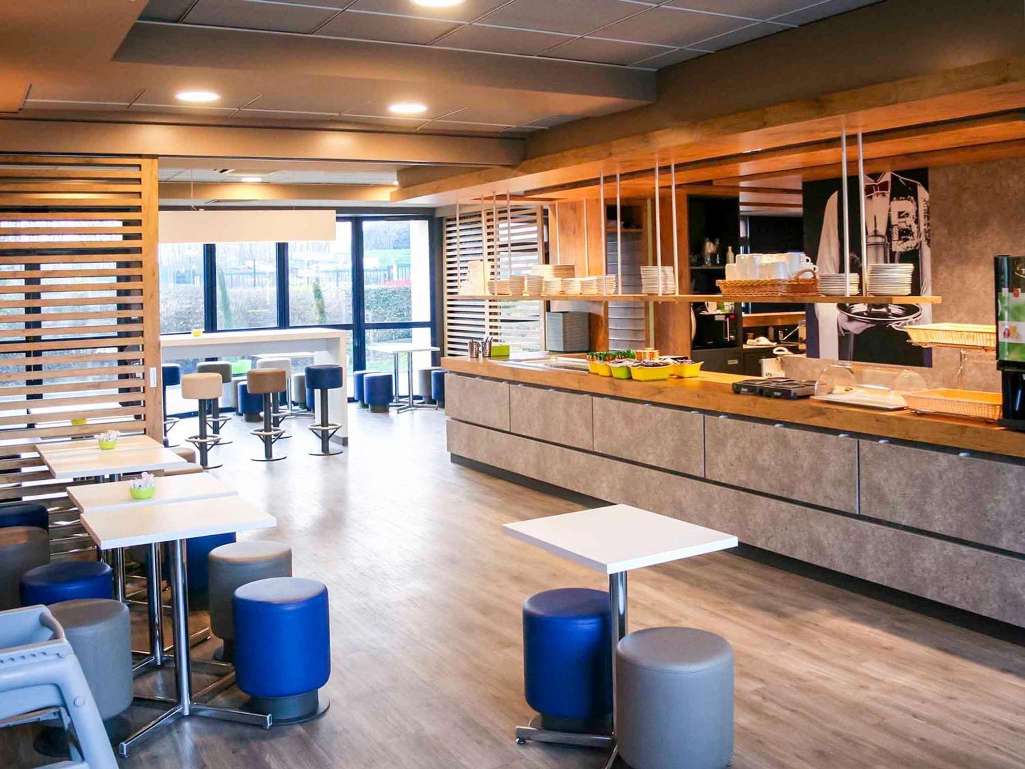 Ibis Budget Marne La Vallee Pontault Combault Exterior foto