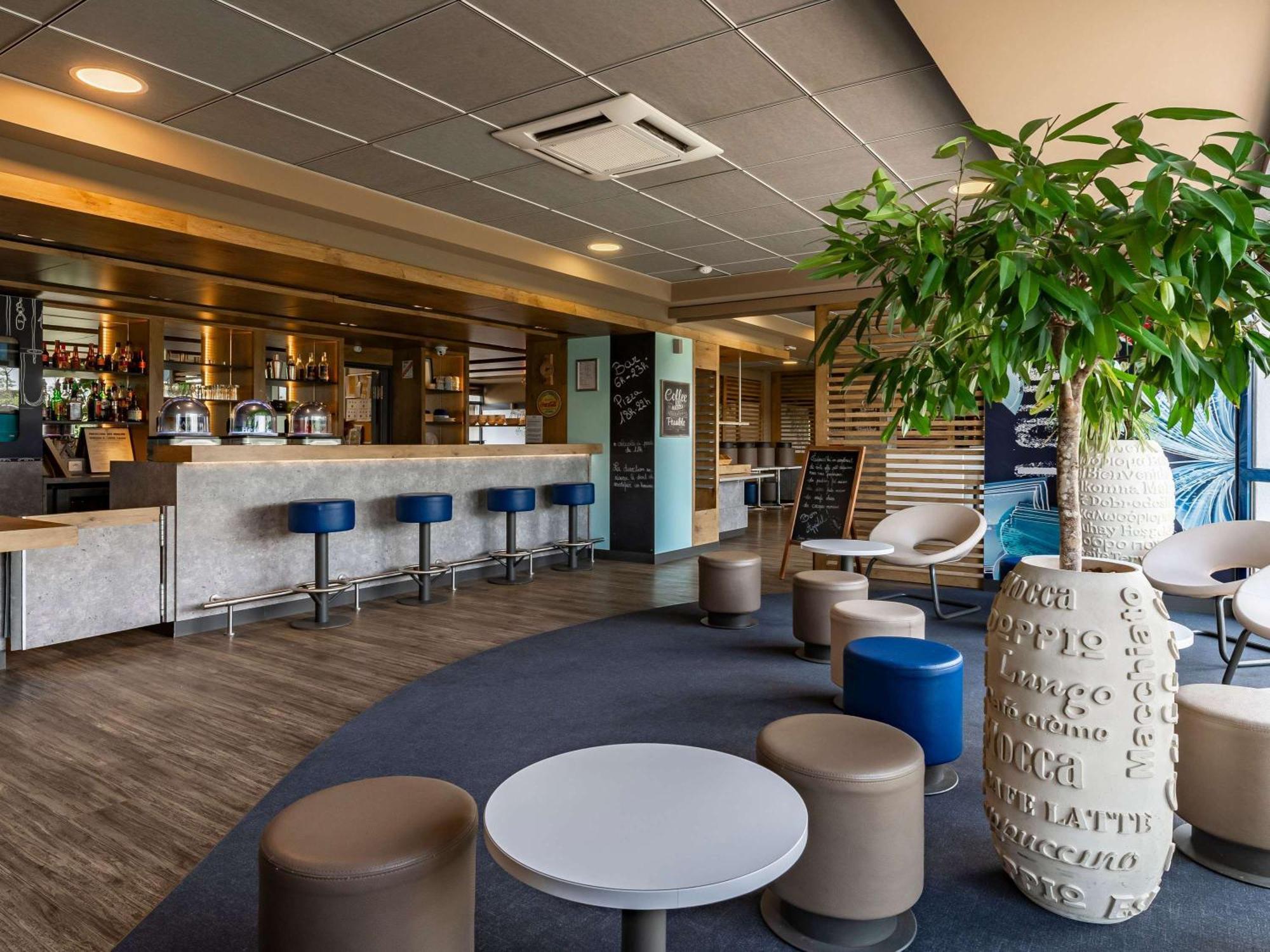 Ibis Budget Marne La Vallee Pontault Combault Exterior foto