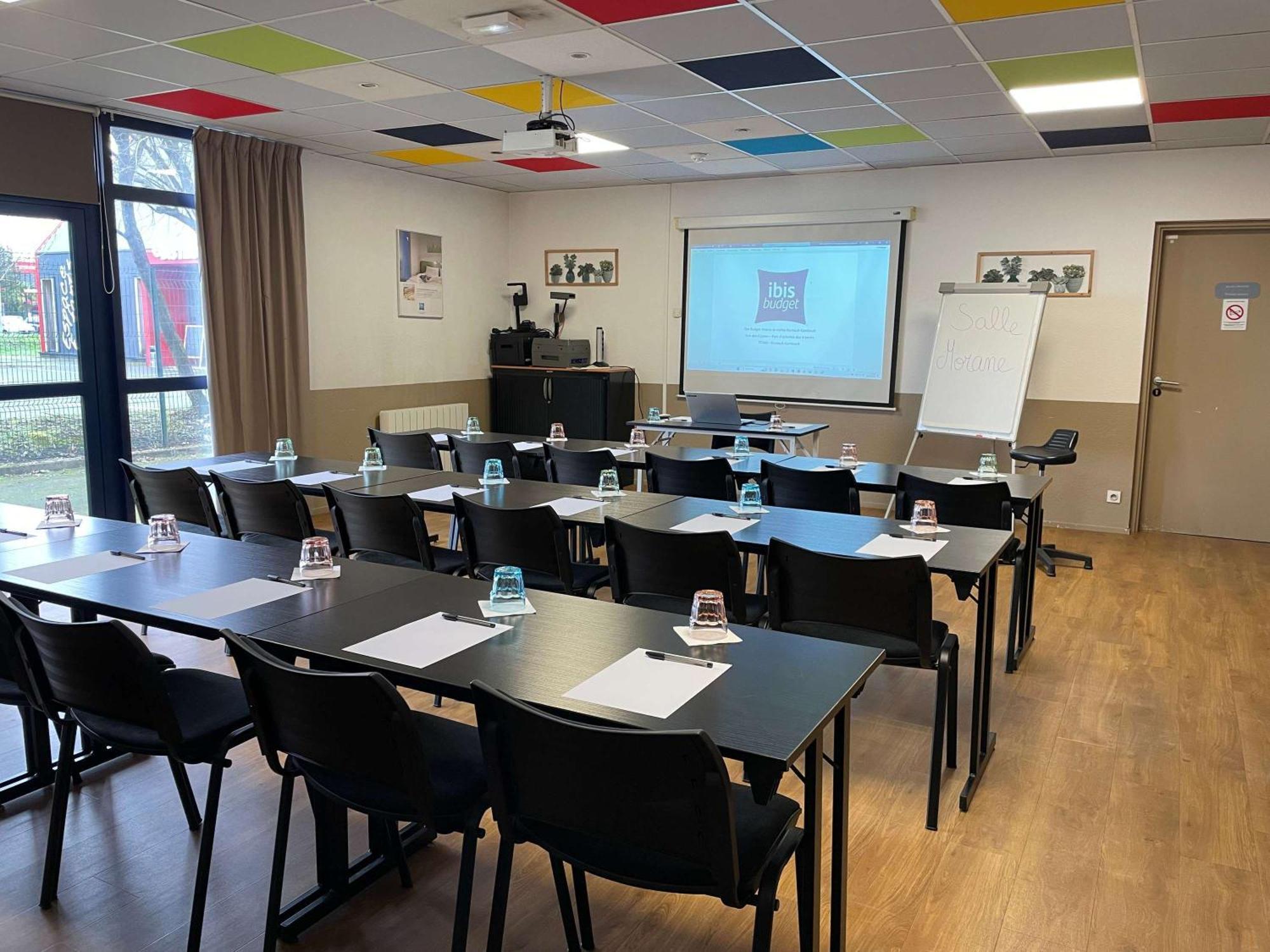 Ibis Budget Marne La Vallee Pontault Combault Exterior foto