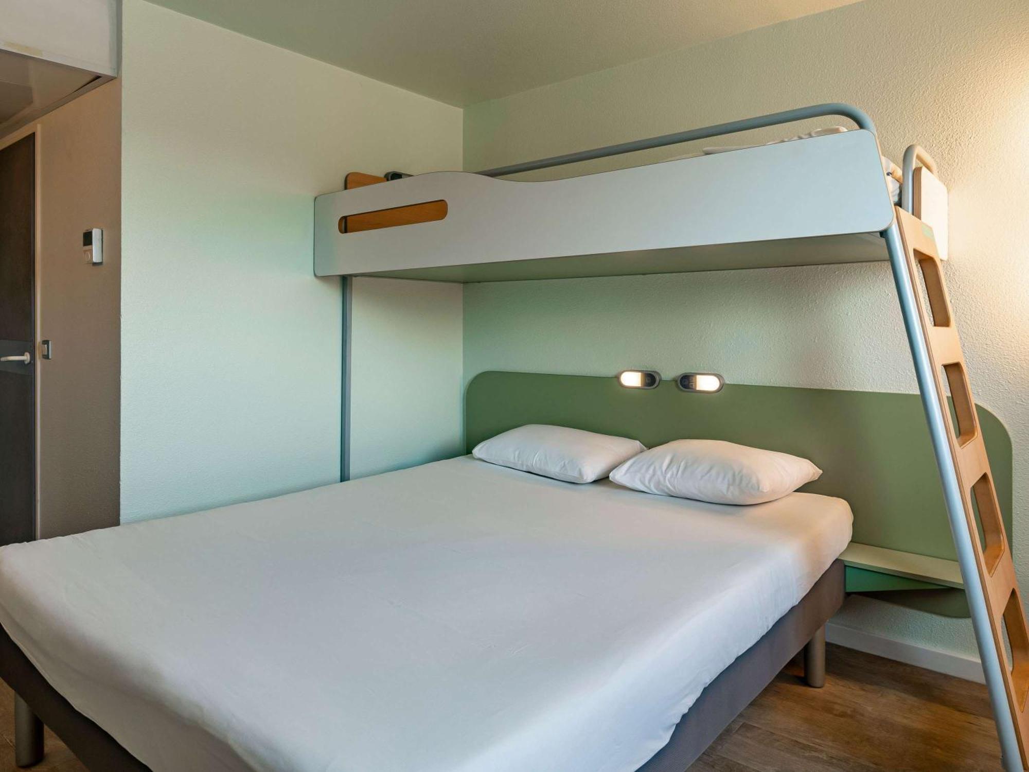 Ibis Budget Marne La Vallee Pontault Combault Exterior foto