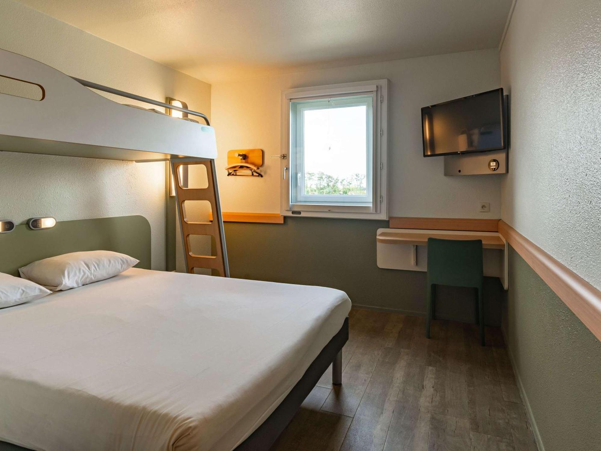 Ibis Budget Marne La Vallee Pontault Combault Exterior foto