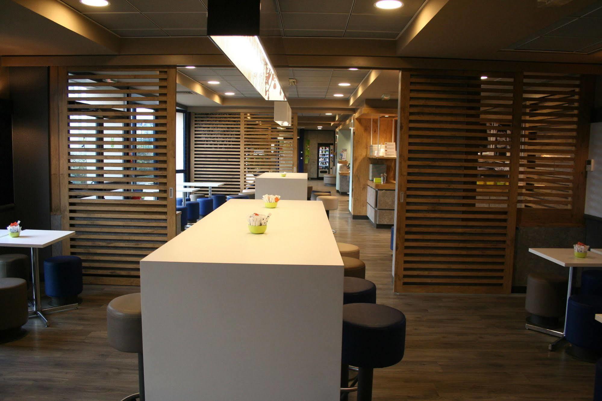 Ibis Budget Marne La Vallee Pontault Combault Exterior foto