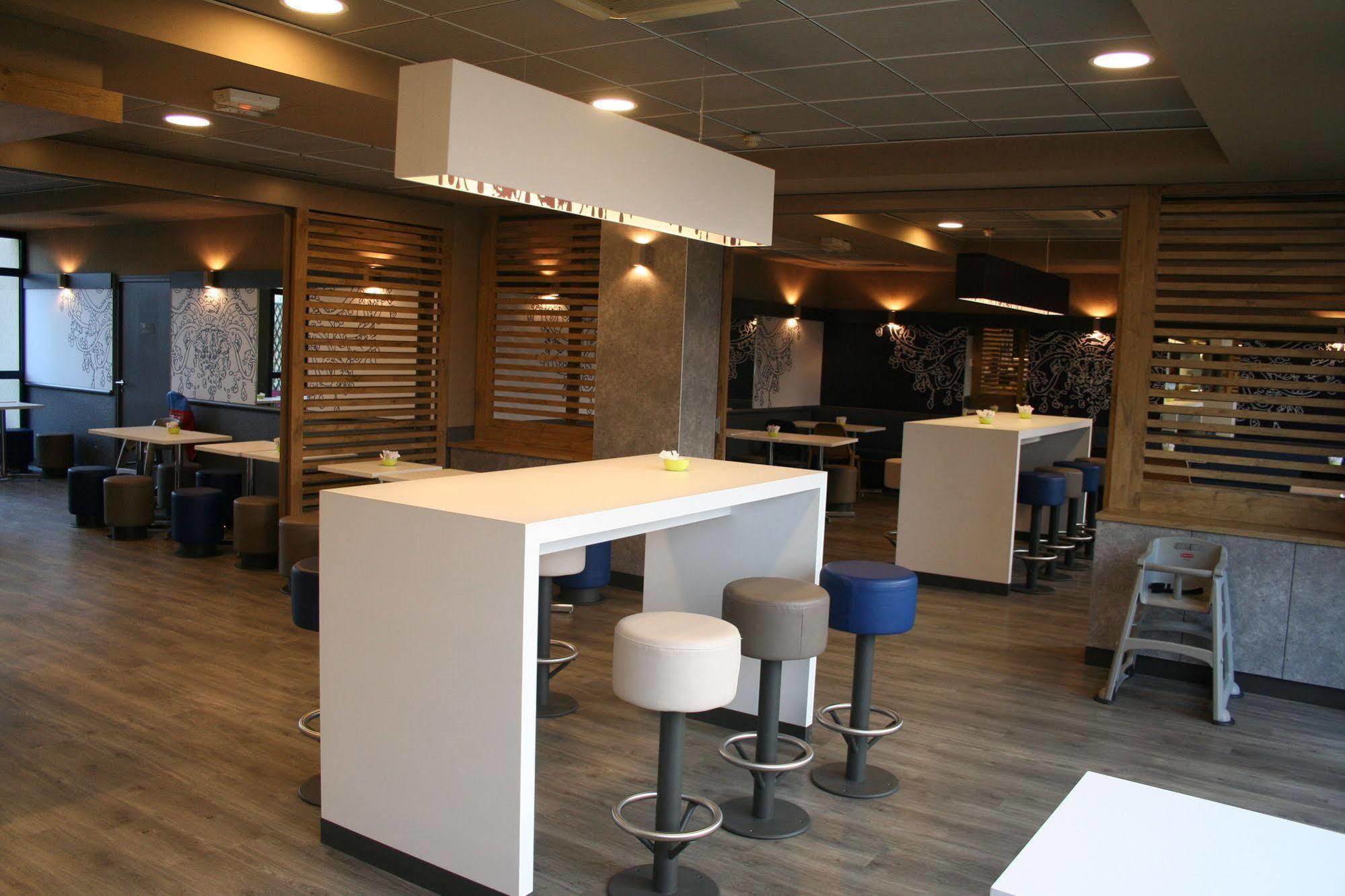 Ibis Budget Marne La Vallee Pontault Combault Exterior foto