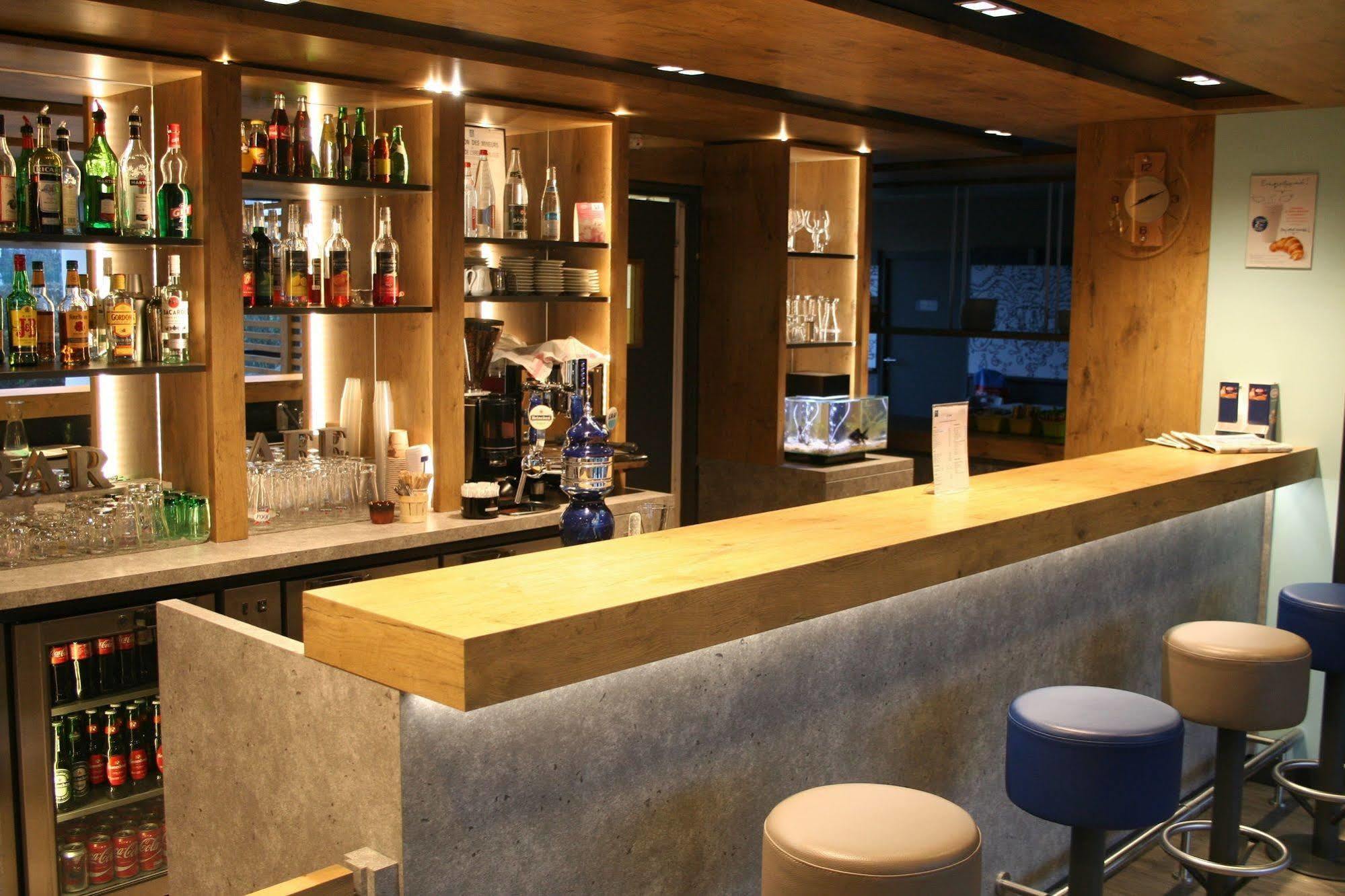 Ibis Budget Marne La Vallee Pontault Combault Exterior foto