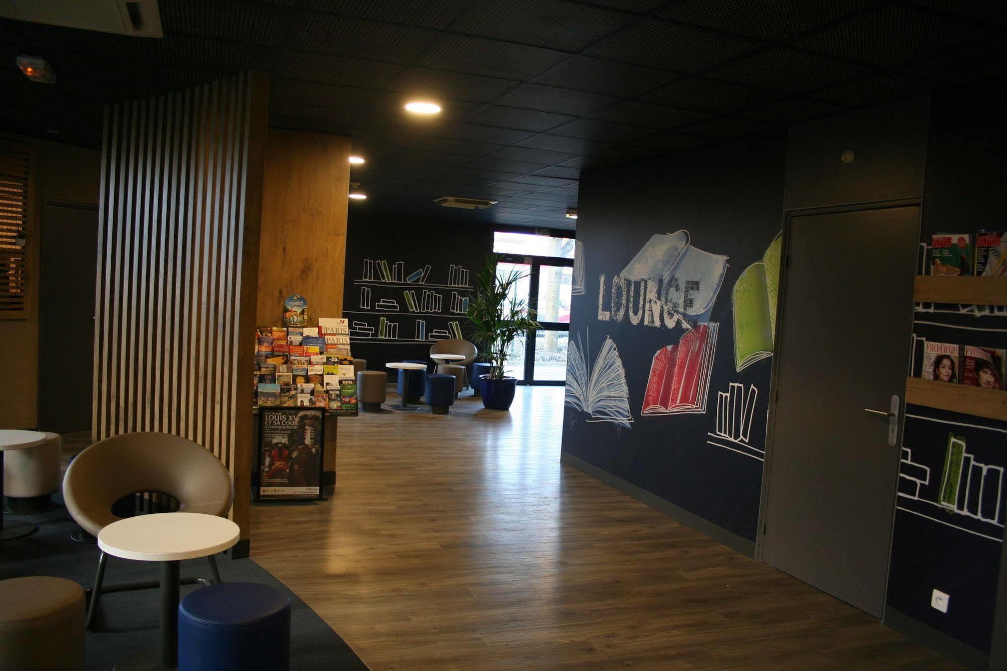 Ibis Budget Marne La Vallee Pontault Combault Exterior foto