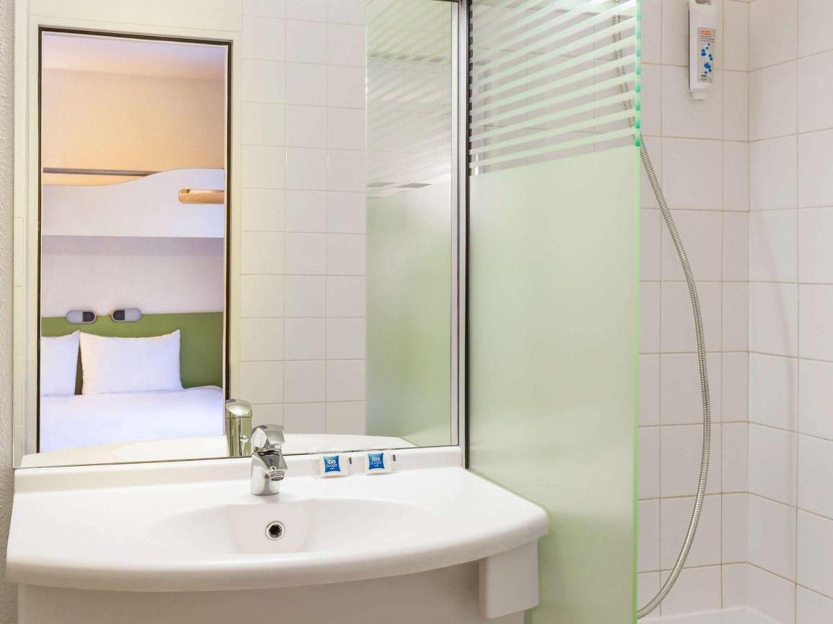 Ibis Budget Marne La Vallee Pontault Combault Exterior foto